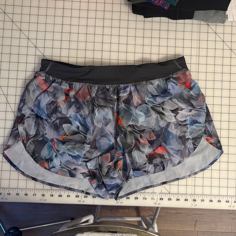 Lululemon Fast and Free HR 3” short size 14.